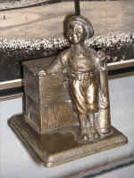 BoyCaddyCigBx.JPG (79205 bytes)