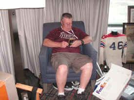 3 bills party night (4).jpg (120419 bytes)