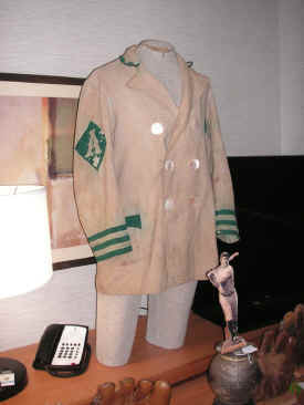 3 bills party night (8).jpg (93056 bytes)