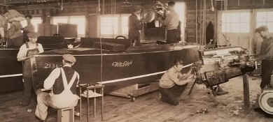 Engines Going In.JPG (133880 bytes)