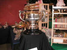 OnTableAlone.JPG (72391 bytes)