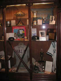 PICT1640_900x1200.jpg (172104 bytes)