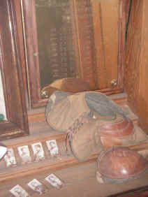 PICT1645_900x1200.jpg (173659 bytes)