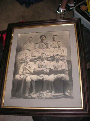 PICT2062_900x1200.jpg (148998 bytes)