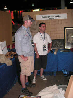 PICT2069_900x1200.jpg (164181 bytes)