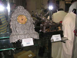 PICT2140_1200x900.jpg (214386 bytes)