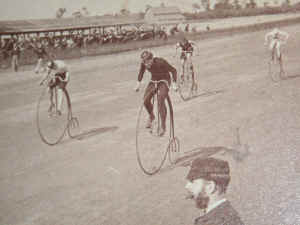 PICT2171_1200x900.jpg (193937 bytes)