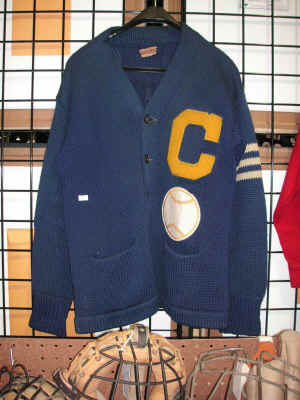 PICT2226_900x1200.jpg (213388 bytes)