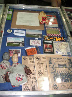 PICT2335_900x1200.jpg (196867 bytes)