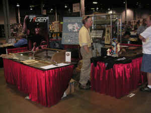 PICT2371_1200x900.jpg (203385 bytes)