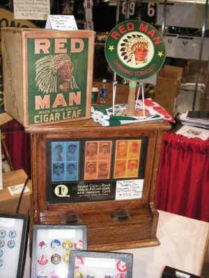 PICT2402_900x1200.jpg (202206 bytes)