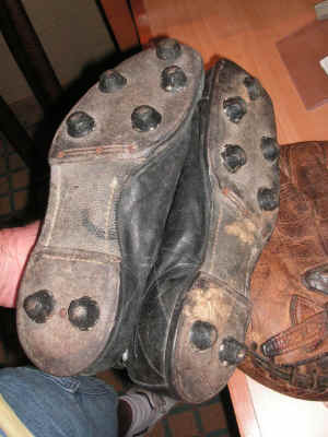 PICT2415_900x1200.jpg (202714 bytes)