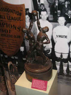 PICT9907_900x1200.jpg (161568 bytes)