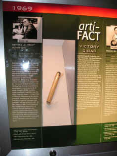 PICT9941_900x1200.jpg (177693 bytes)