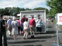 Gate_1600x1200.jpg (221031 bytes)