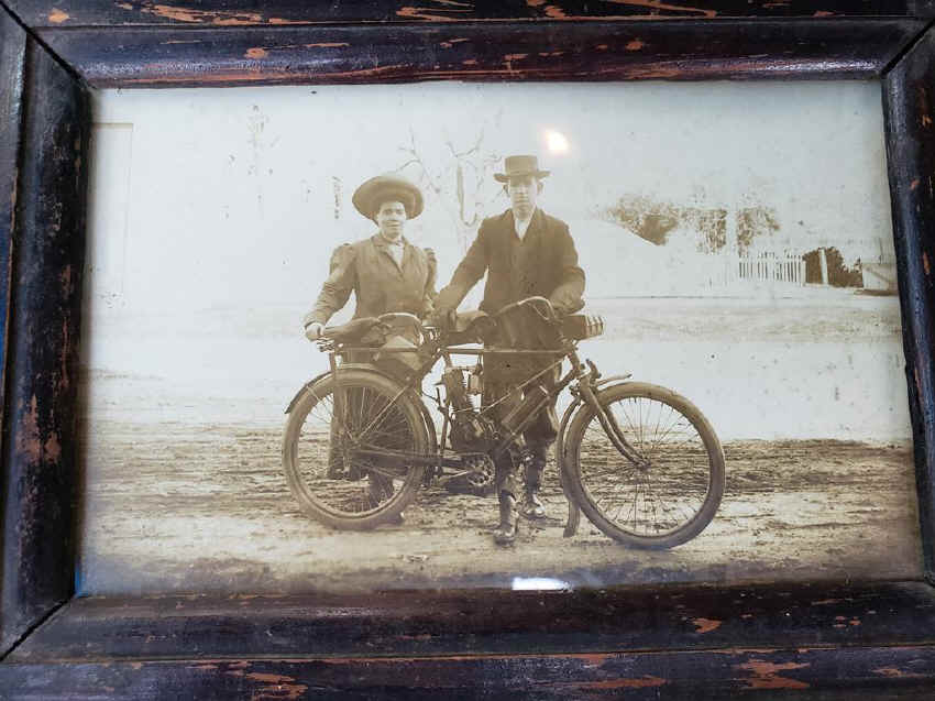 Raycycle Motorcycle (2).jpg (129434 bytes)