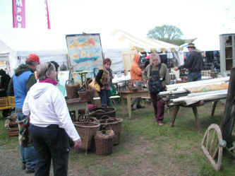 PICT0173_1200x900.jpg (184780 bytes)