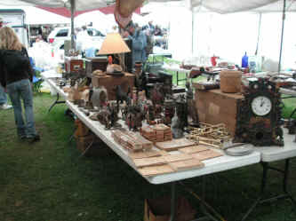 PICT0818_1200x900.jpg (201316 bytes)