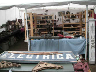 PICT0825_1200x900.jpg (194902 bytes)