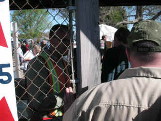 PICT0904_1200x900.jpg (205947 bytes)