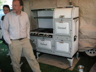 PICT1095_1200x900.jpg (169873 bytes)