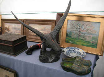 PICT1275_1200x900.jpg (180624 bytes)