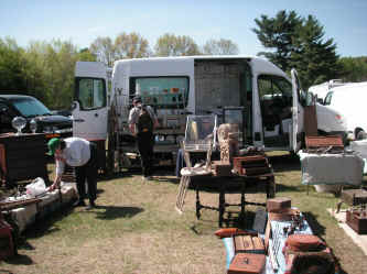 PICT1277_1200x900.jpg (240106 bytes)