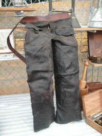 PICT7479_900x1200.jpg (97546 bytes)