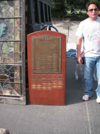 PICT9796_900x1200.jpg (214246 bytes)