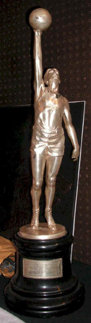 c1938 Basketball Trophy 27.75 Inch.jpg (94689 bytes)